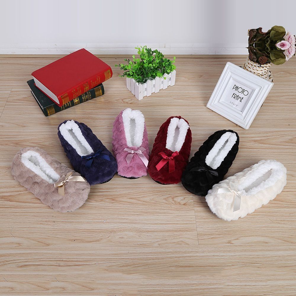 Winter Warm Wool Slippers in Soft Plush for Women Indoor use