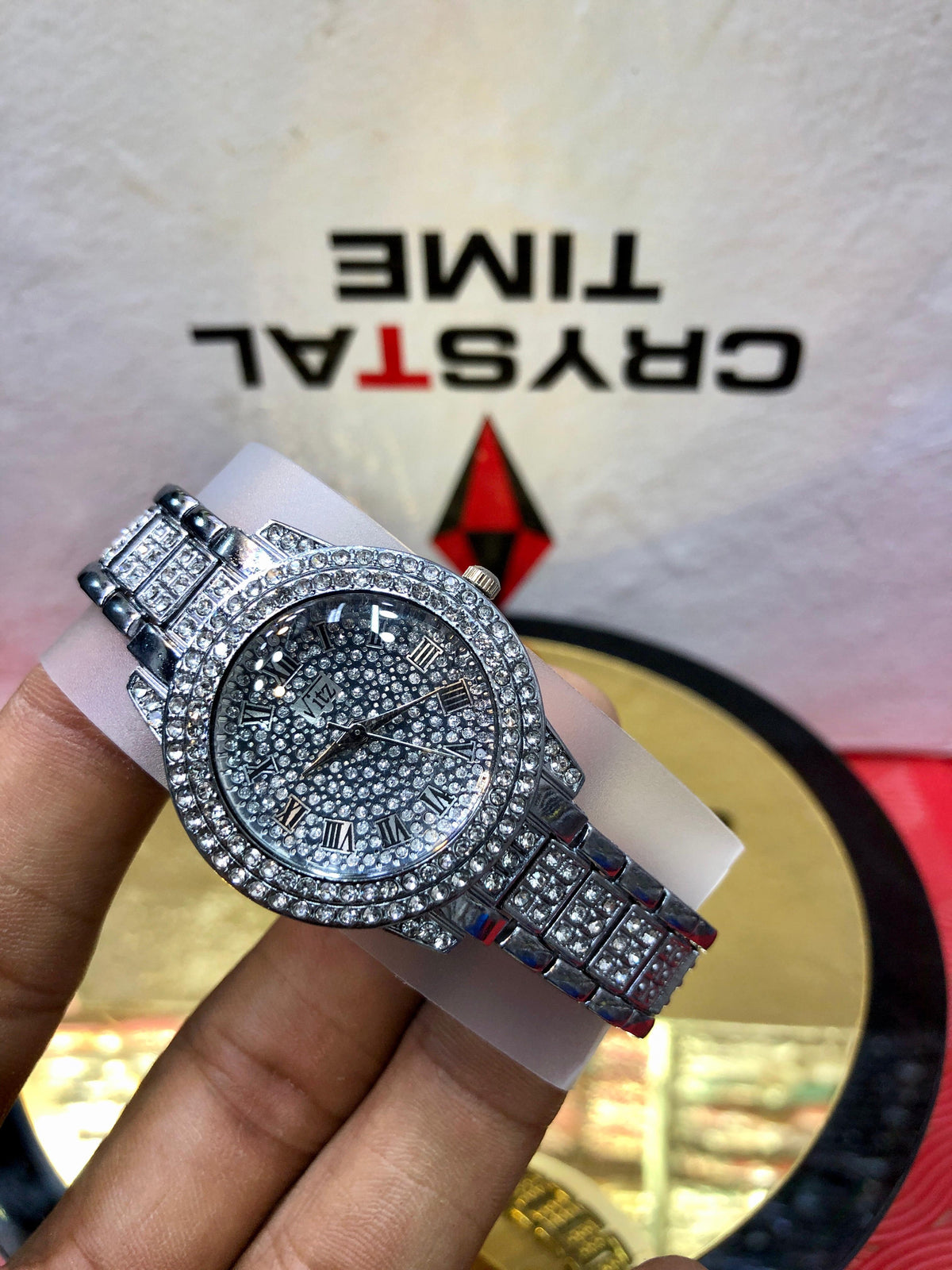 Unisex Diamond Quartz Watch (Golden & Silver)