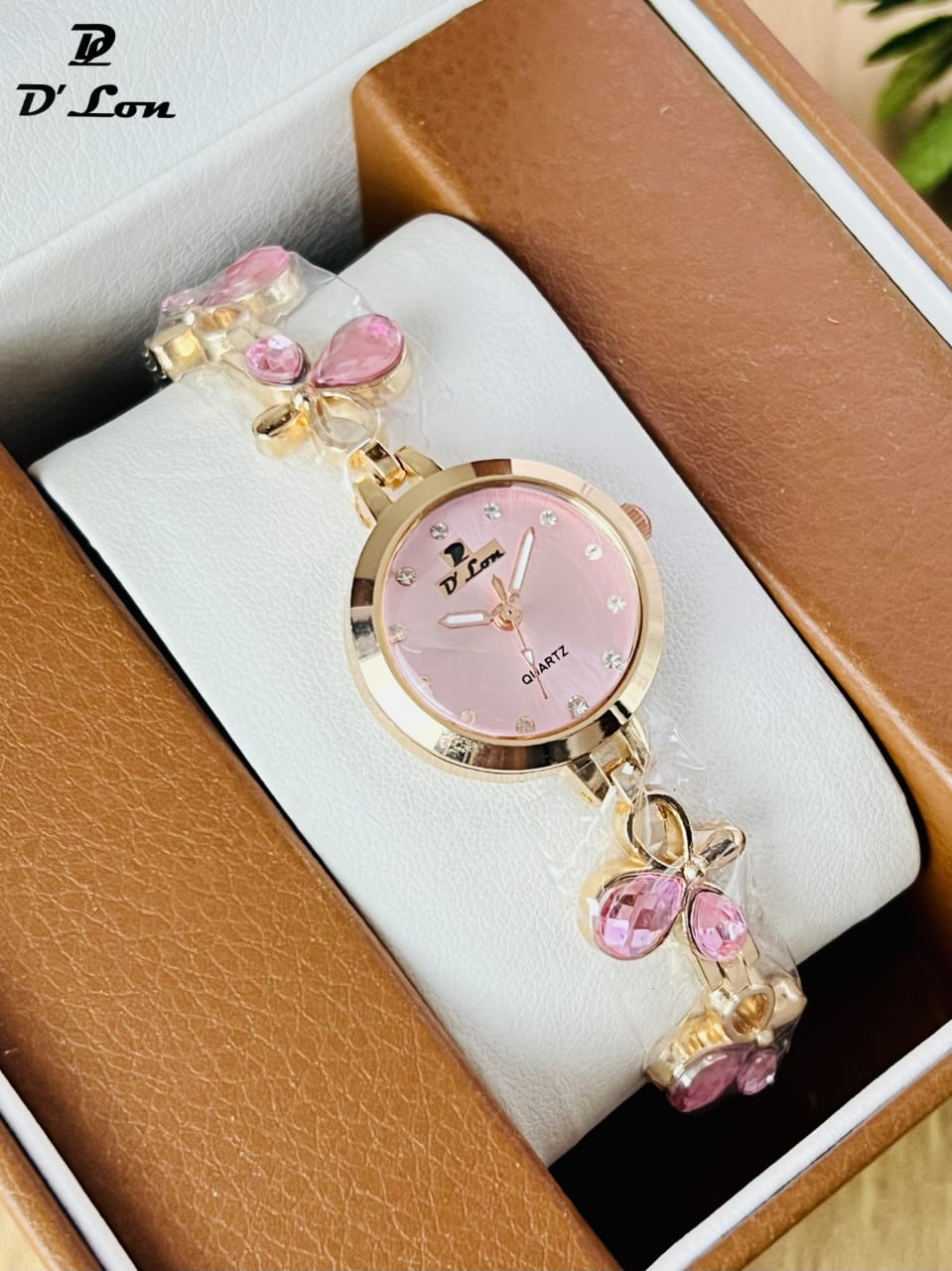 Women’s Flower Bracelet Quartz Watch (Random Color Combo)